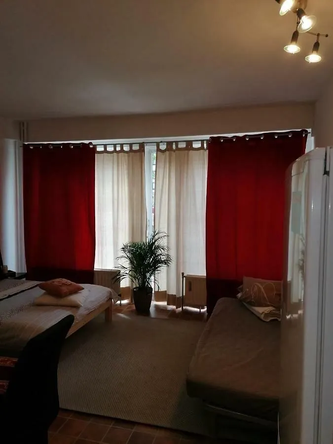 Charlottalei 33. Flat-Studio. Stadspark Amberes Apartamento