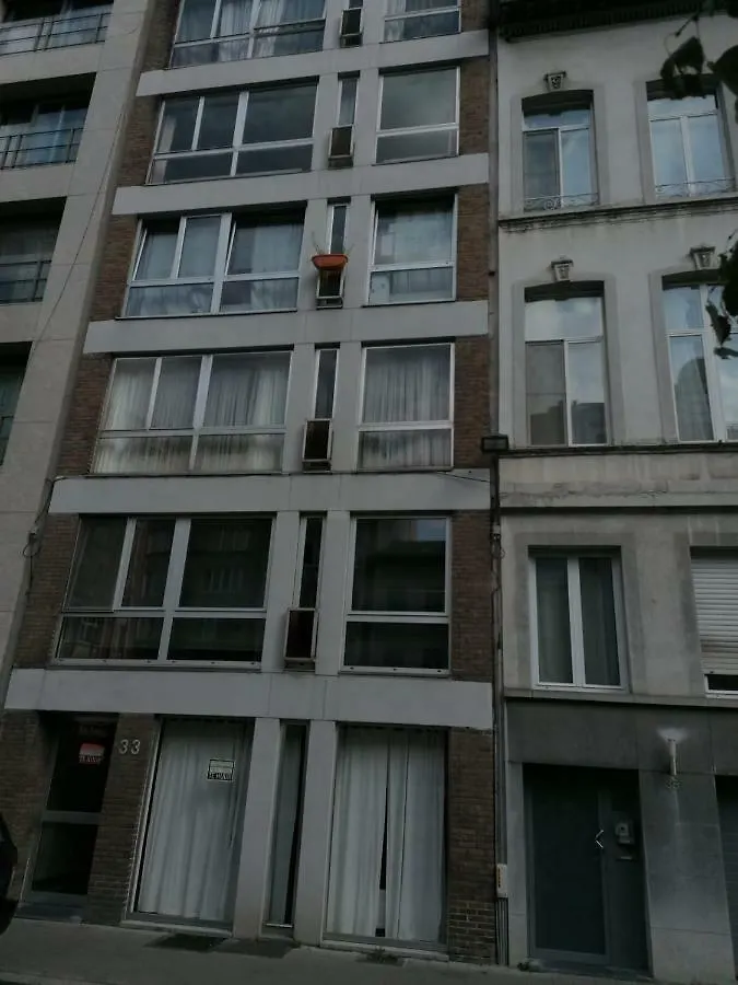 Charlottalei 33. Flat-Studio. Stadspark Amberes